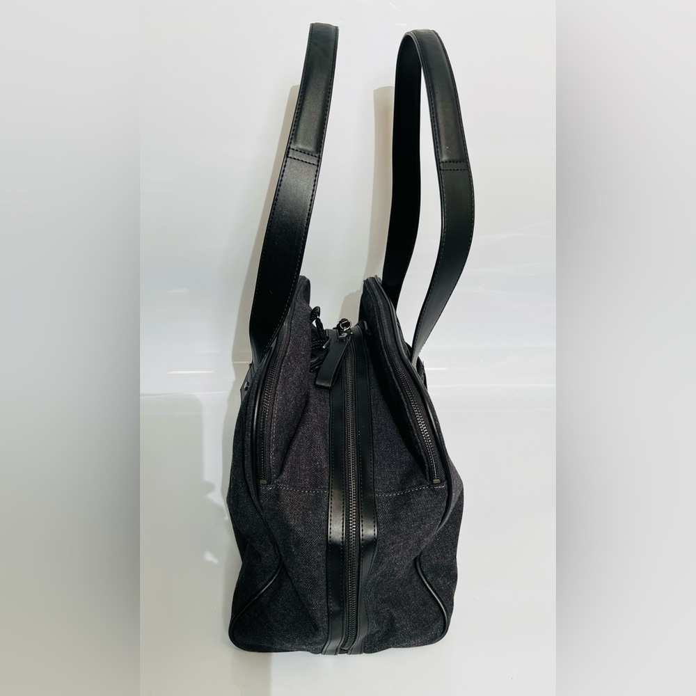 Lululemon Athletica Duffle Bag Gray/Black Large - Picture 6 of 16
